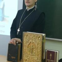 Настоятель храма поселка Сопоцкин провел мероприятия, посвященные Дню православной книги