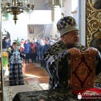 Архиепископ Артемий совершил Литургию Преждеосвященных Даров в храме поселка Зельва