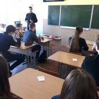 Священник провел беседу о целомудрии с учениками Волковысской гимназии №2