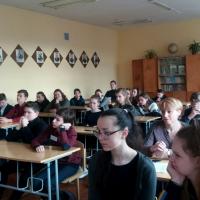 О семейных ценностях с учащимися школы №8 побеседовал клирик Покровского собора