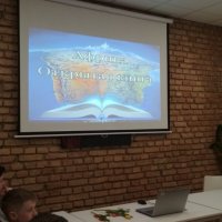 Фильм о помощи детям Африки показали воспитанникам воскресной школы Покровского собора