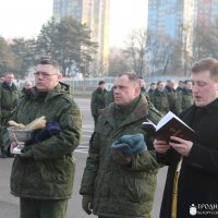 Руководитель военного отдела освятил хоругвь в В/Ч 05733