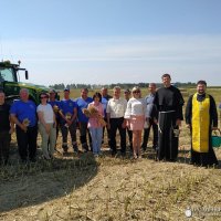 Священник посетил сельскохозяйственное унитарное предприятие «Ханчицы-Неман»