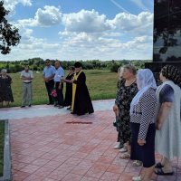 Настоятель и прихожане храма в деревне Дубно почтили память погибших земляков