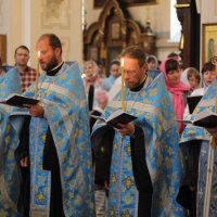 Архиепископ Артемий возглавил в Покровском соборе акафист Пресвятой Богородице в день сугубой молитвы за Беларусь