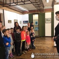 Учащиеся воскресной школы посетили выставку картин "В ожидании весны"