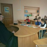 В Гожской школе состоялась встреча со священником, приуроченная ко Дню православной книги
