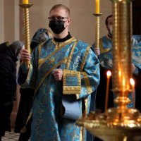 Архиепископ Артемий возглавил утреню с чтением Акафиста Пресвятой Богородице в Покровском соборе