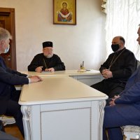 Архиепископ Артемий провёл встречу с Уполномоченным по делам религий и национальностей