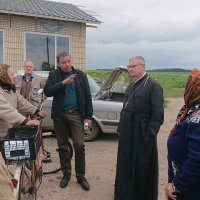 Благочинный Зельвенского округа встретился с жителями деревни Бережки