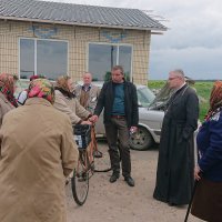 Благочинный Зельвенского округа встретился с жителями деревни Бережки