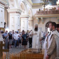 В Троицкую родительскую субботу епископ Антоний совершил Божественную литургию и панихиду в Покровском соборе