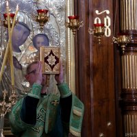 Епископ Антоний совершил в Покровском соборе молебен с чтением акафиста Пресвятой Богородице