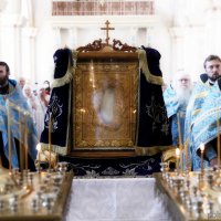 В Покровский кафедральный собор доставлена икона Божией Матери "Умиление" (Локотская)