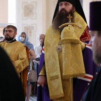 В канун праздника святых апостолов Петра и Павла епископ Антоний совершил всенощное бдение в Покровском соборе
