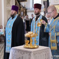 Накануне праздника Казанской иконы Божией Матери Епископ Антоний совершил всенощное бдение в Свято-Покровском соборе