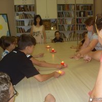 В летней воскресной школе молодежь работает над проектом "Вертоград многоцветный"