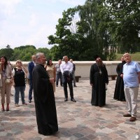 Посол Российской федерации посетил Борисо-Глебский храм на Коложе