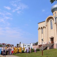Престольные торжества в Петропавловском соборе Волковыска возглавил епископ Антоний