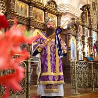В день празднования Происхождения Честных Древ Животворящего Креста Господня епископ Антоний совершил Божественную литургию в Покровском соборе города Гродно