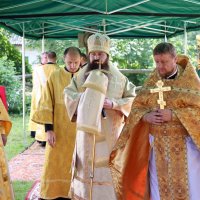Епископ Антоний совершил Литургию на слёте православной молодежи Волковысского благочиния 
