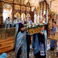 В канун праздника Успения Пресвятой Богородицы Епископ Антоний совершил всенощное бдение в Свято-Покровском соборе