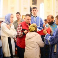 В праздник Успения Пресвятой Богородицы епископ Антоний совершил Божественную литургию в Покровском кафедральном соборе города Гродно