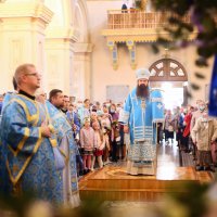 В праздник Успения Пресвятой Богородицы епископ Антоний совершил Божественную литургию в Покровском кафедральном соборе города Гродно