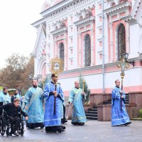 Епископ Антоний совершил всенощное бдение с чином Погребения Пресвятой Богородицы в Покровском соборе