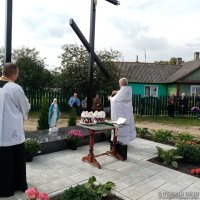 В агрогородке Волпа установлены и освящены поклонные кресты