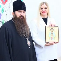 Архиепископ Антоний посетил Центр помощи «Вера»