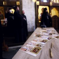 Архиепископ Антоний осуществил спецгашение почтового блока с изображением Коложской иконы Божией Матери