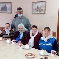 Труженицы гродненского Свято-Владимирского прихода получили подарки в честь Покрова Пресвятой Богородицы  