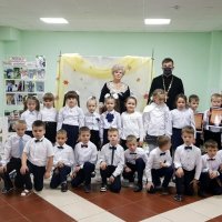 Протоиерей Кирилл Близнюк принял участие в праздновании Дня матери в третьей школе Скиделя 
