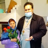 Протоиерей Игорь Волков поздравил с праздником Покрова Пресвятой Богородицы многодетных прихожанок