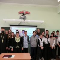 Протоиерей Кирилл Близнюк провел беседу в первой школе Скиделя 